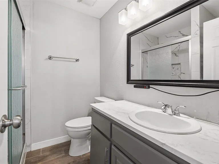 7000 Shannon Dr — Photo 25