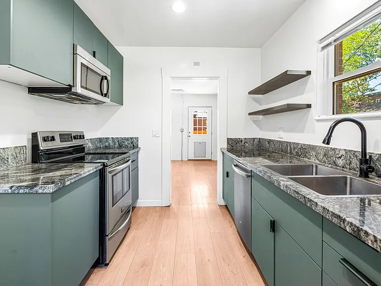 527 Mill St — Photo 5