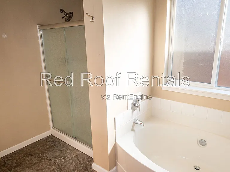 1441 Farina Loop SE — Photo 38