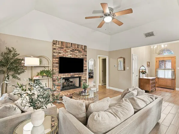 1639 Catherine St, Midlothian, TX 76065