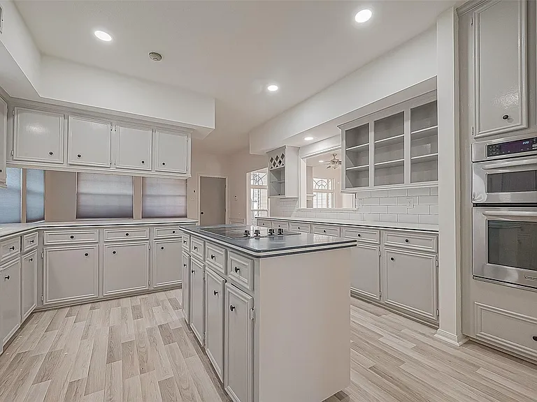 1015 Sugar Lakes Dr — Photo 10