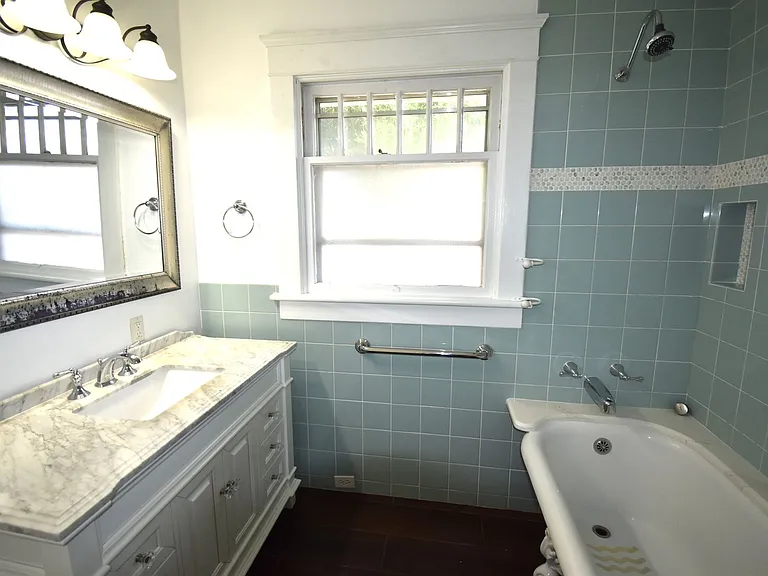 586 Grove St — Photo 15