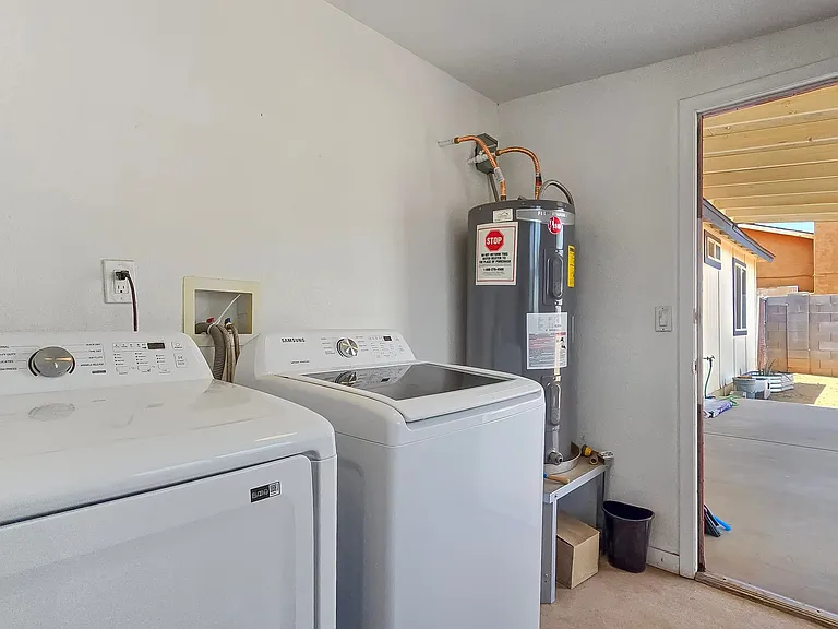 8012 W Highland Ave — Photo 23