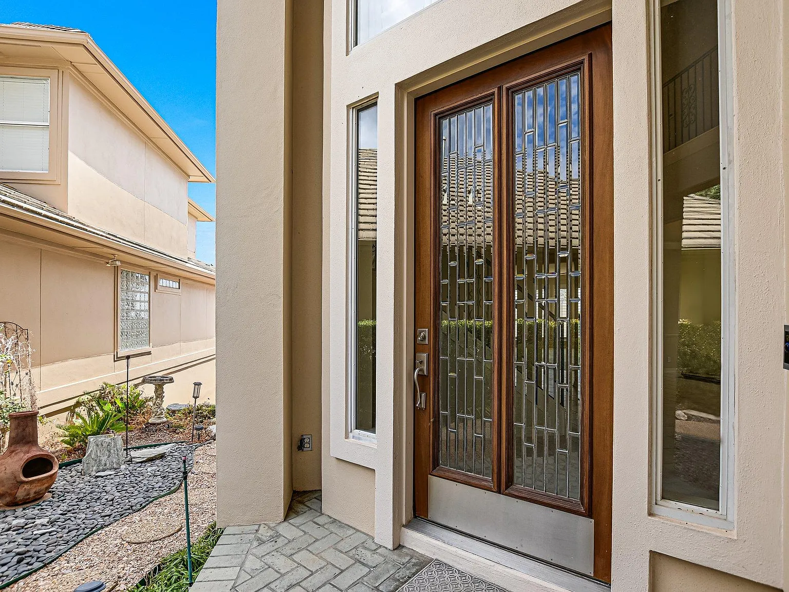 4 bed, 2.5 bath, 3267 sqft, $4,400 — Photo 4