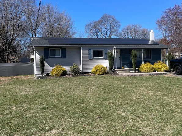 208 N Vine St, Clayton, NJ 08312