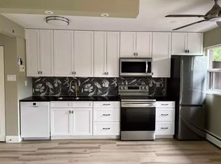 50 Hilda Ave #1A, Hamilton, ON L8M3E6