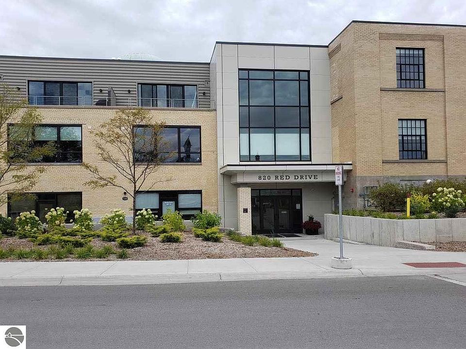 1st image of 820 Red Dr #10