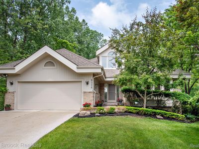 6524 Pleasant Lake Ct, West Bloomfield, MI, 48322