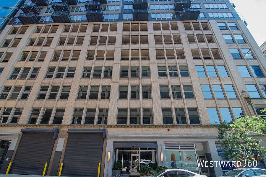 565 W Quincy #510