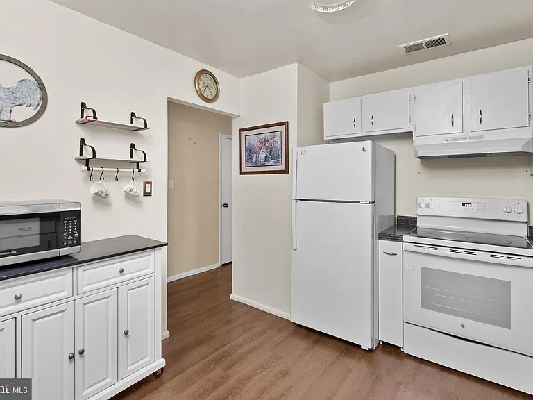 14 Florence Tollgate Pl #4 — Photo 8