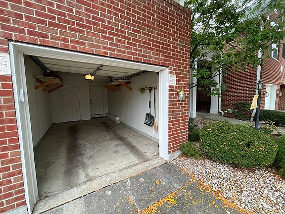 4th image of 6915 Parkview Dr
