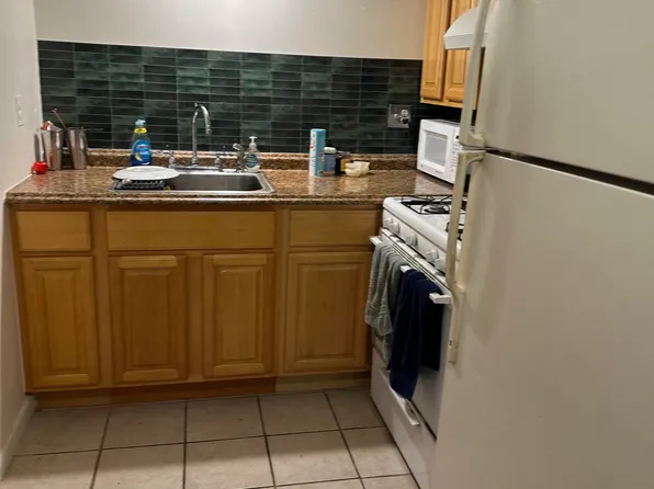 374 Summit Avenue image 15 of 18