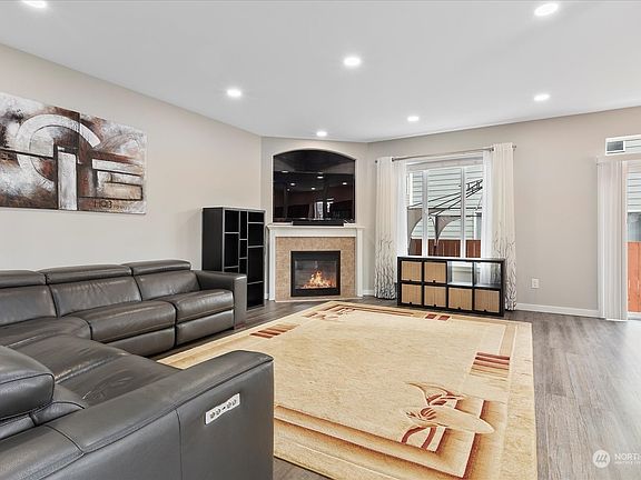 3rd image of 26154 242nd Avenue SE