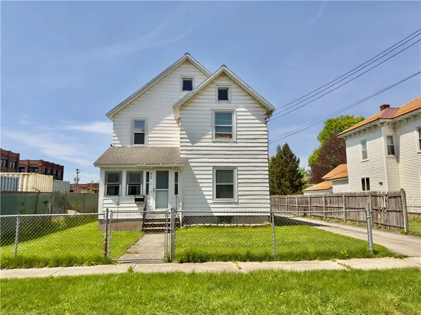 212 Blackmar St, Newark, NY 14513