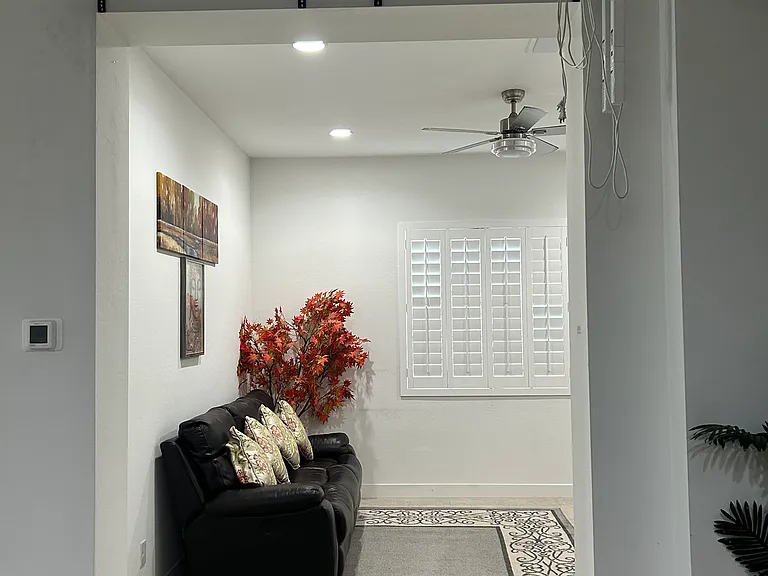 Den / Study / Office Room