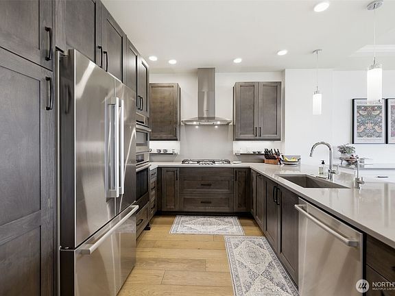 5th image of 4907 Main Street #102