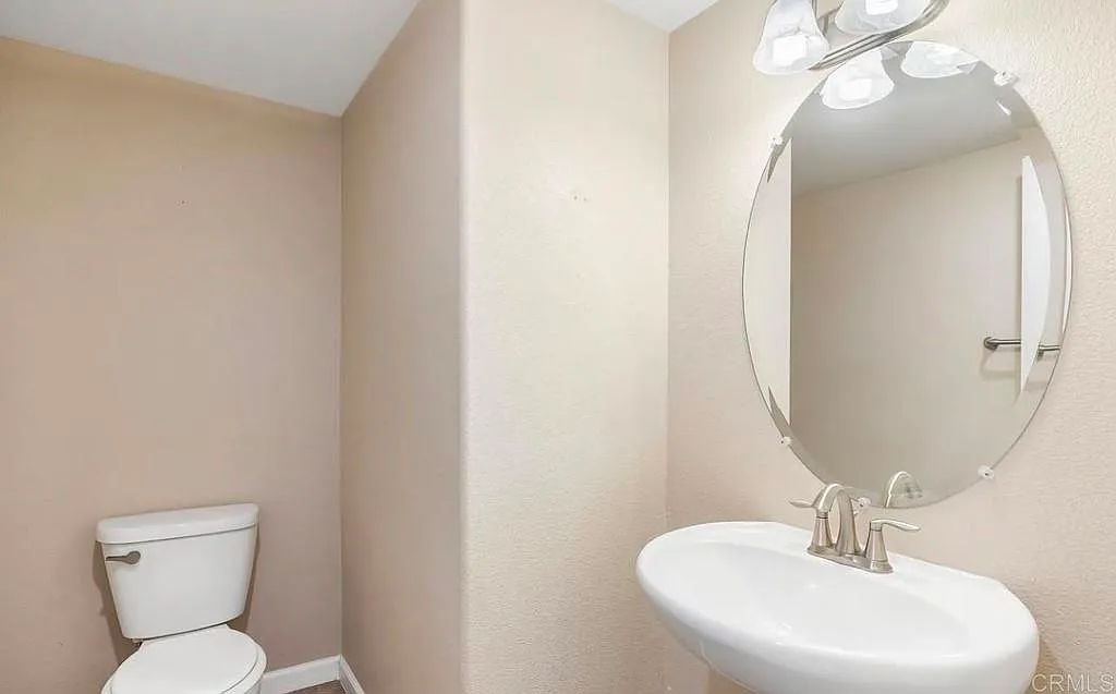 3 bed, 3.0 bath, 111 sqft, $2,000 — Photo 2
