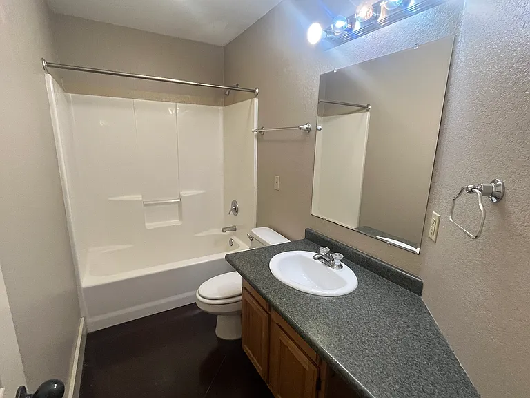 806 W Tahlequah St #B — Photo 13