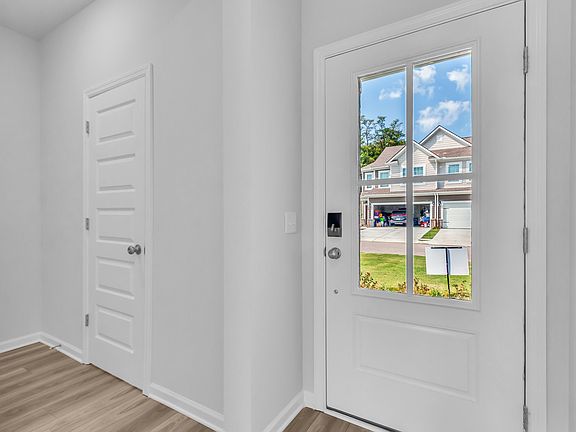4th image of 1613 Manuka Ln