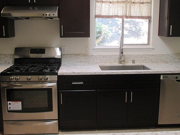 4th image of 296 Mesa Way
