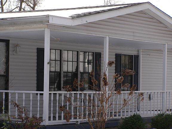 2nd image of 758 Lake Shore Blvd SE