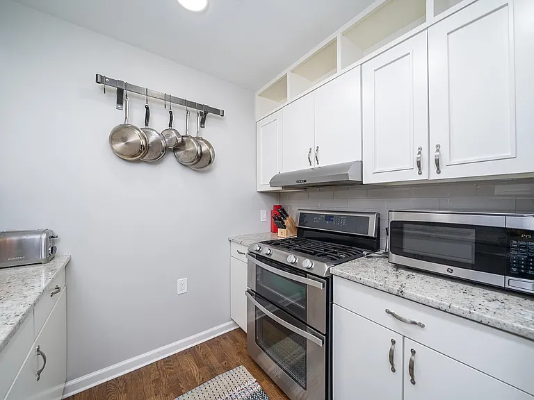 360 1st St #3 — Photo 10