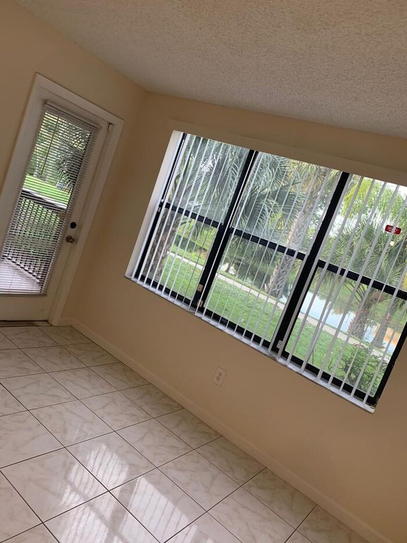 4561 W McNab Rd APT 21, photo 2