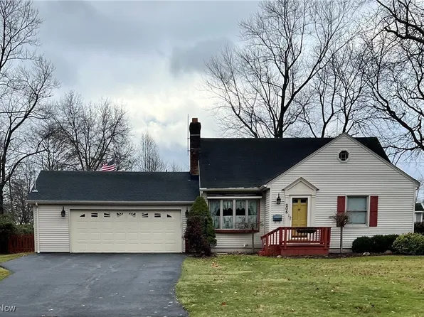 205 Fairground Blvd, Canfield, OH 44406