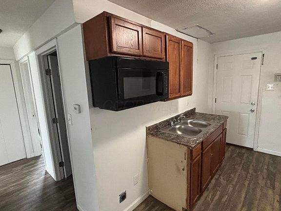 3rd image of 2637 Ontario Ave