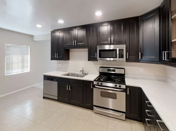 5 Bed / 3 Bath on Rockford Dr (Large Rooms & Backyard) Walk to Campus!!, 5054 Rockford Dr, San Diego, CA 92115