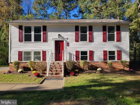320 Powder Horn Dr, Ruther Glen, VA 22546