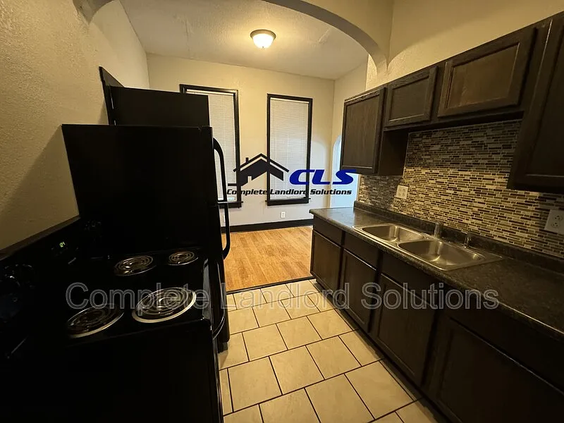 1 bed, 1.0 bath, $585 — Photo 4