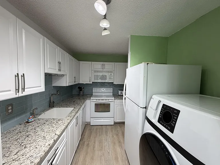 2520 Pansey Ln #D — Photo 10