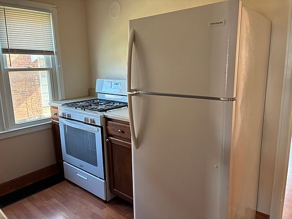 4th image of 339 E Bruce Ave #2