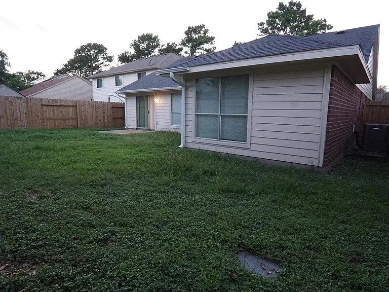 6422 Founding Dr — Photo 14