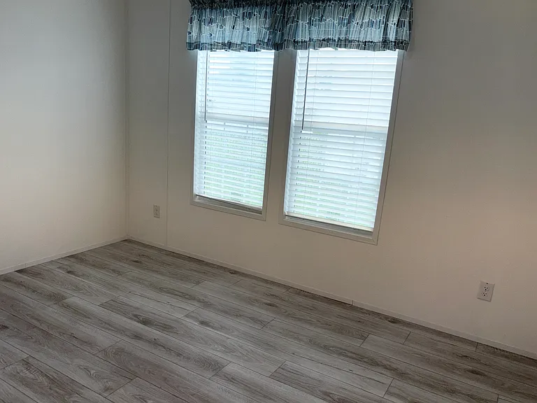 4900 SE 102nd Pl #90 — Photo 12