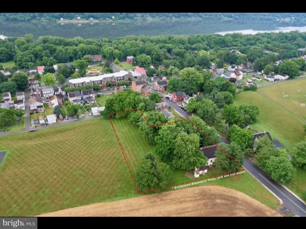 81 N Bank St, Marietta, PA 17547