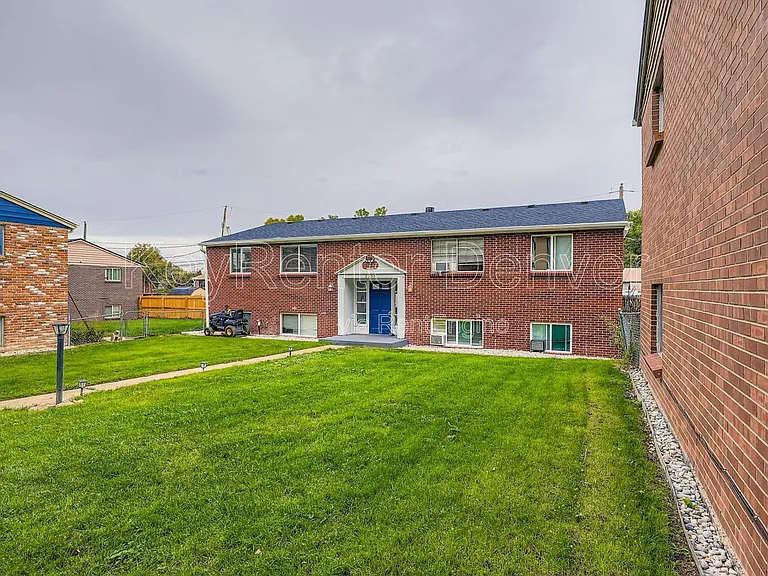 2356 S Linden Ct #C — Photo 17