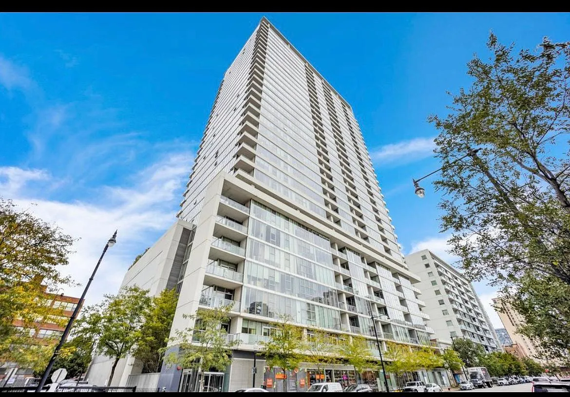 1 bed, 692 sqft, $2,600 — Photo 2