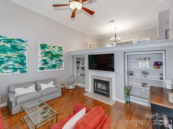 4706 S Hill View Dr, Charlotte, NC 28210