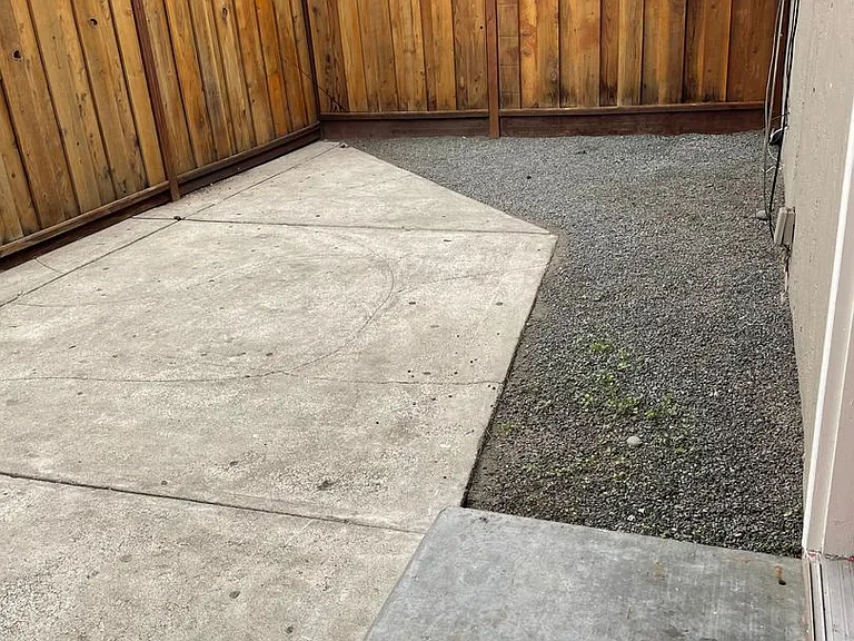 310 Market Pl — Photo 8
