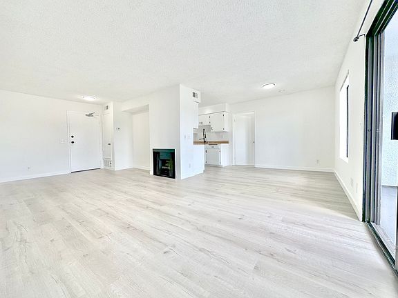 3rd image of 8655 Willis Ave APT 101