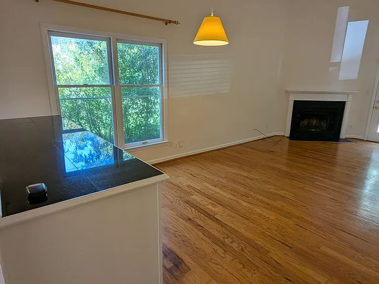 220 Saint Andrews Ln — Photo 9
