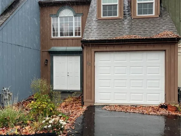 22 Monmouth Dr, Cranberry Township, PA 16066