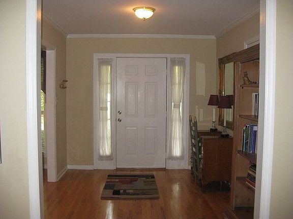 3rd image of 3825 Rosewood Cir
