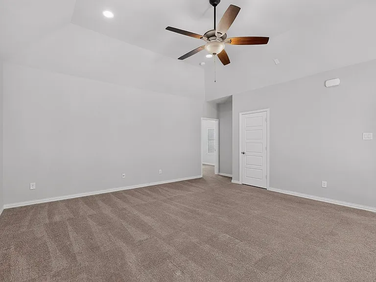 8261 Kentland Dr — Photo 38