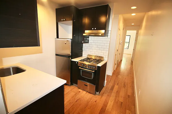 Rented by Delmark Realty LLC | media 22