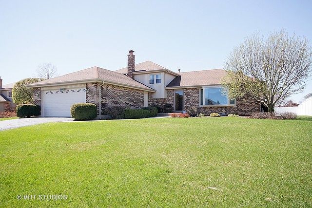1st image of 15414 Stradford Ln