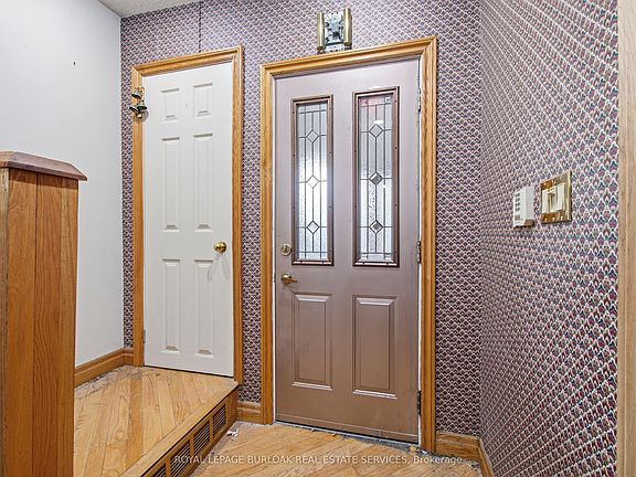 5th image of 52 Craydon Ave