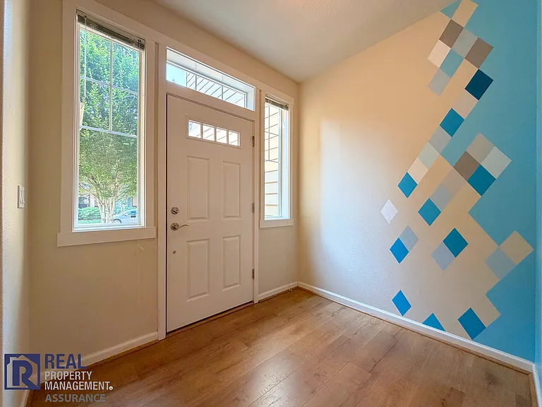 7951 NE Caitlin St — Photo 2